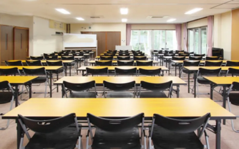屋内施設: 研修棟